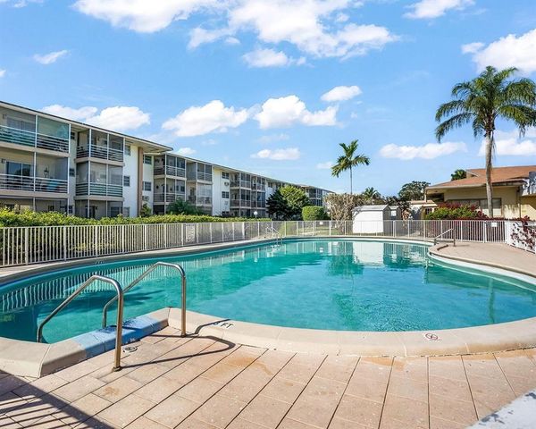 16750 NE 14th Avenue 303, Miami, FL 33162