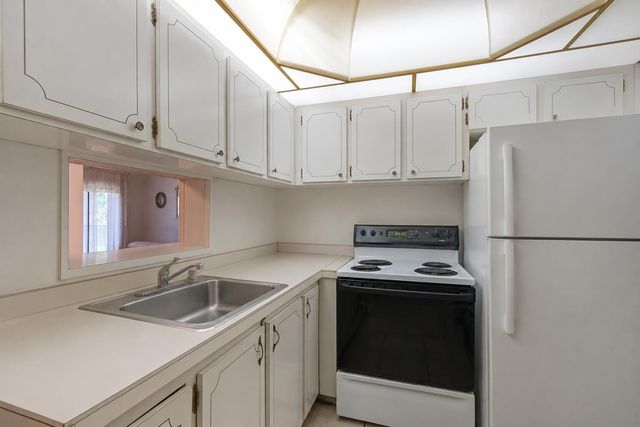 16750 NE 14th Avenue 303, Miami, FL 33162