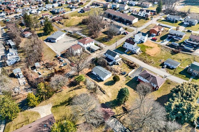 11 Columbus, Belle Vernon, PA 15012