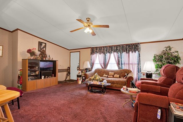 11 Columbus, Belle Vernon, PA 15012