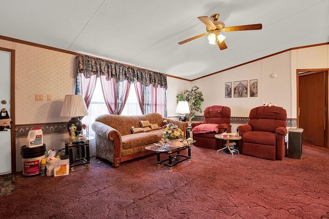 11 Columbus, Belle Vernon, PA 15012