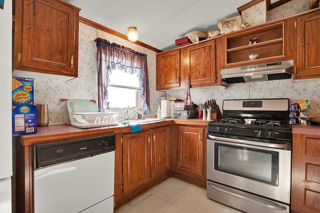 11 Columbus, Belle Vernon, PA 15012