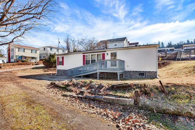 11 Columbus, Belle Vernon, PA 15012