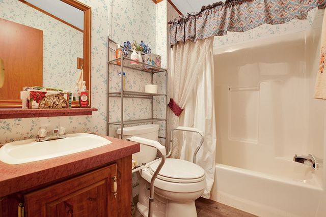 11 Columbus, Belle Vernon, PA 15012