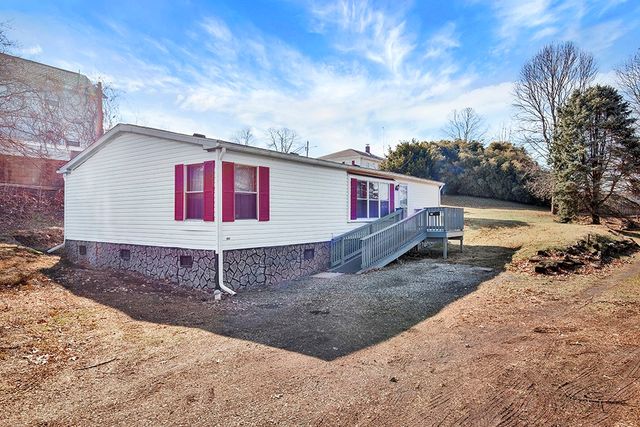 11 Columbus, Belle Vernon, PA 15012