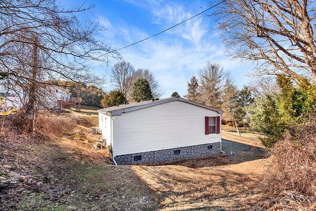 11 Columbus, Belle Vernon, PA 15012