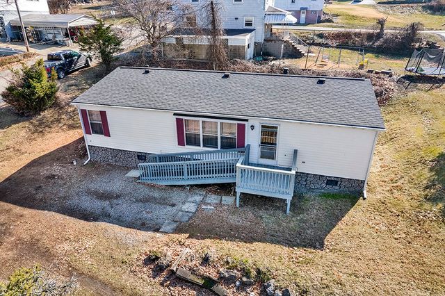 11 Columbus, Belle Vernon, PA 15012