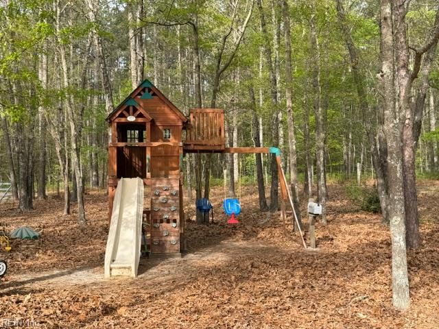 21483 Chestnut LN, Zuni, VA 23898