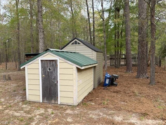 21483 Chestnut LN, Zuni, VA 23898