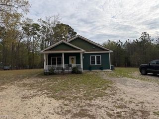 21483 Chestnut LN, Zuni, VA 23898