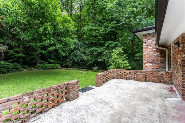 1025 Vistavia Circle, Decatur, GA 30033