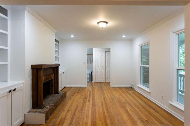 1025 Vistavia Circle, Decatur, GA 30033