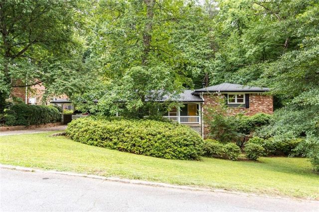 1025 Vistavia Circle, Decatur, GA 30033