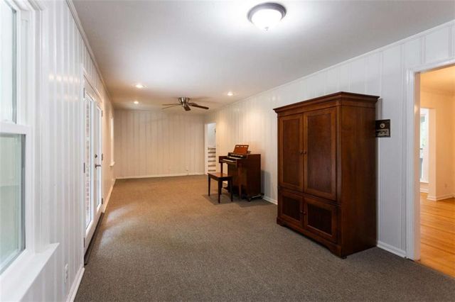 1025 Vistavia Circle, Decatur, GA 30033
