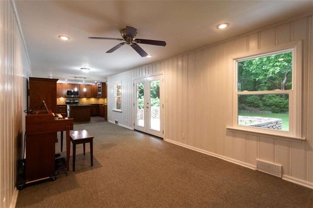 1025 Vistavia Circle, Decatur, GA 30033