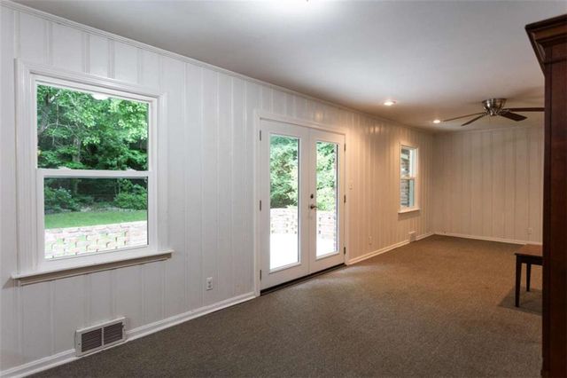 1025 Vistavia Circle, Decatur, GA 30033