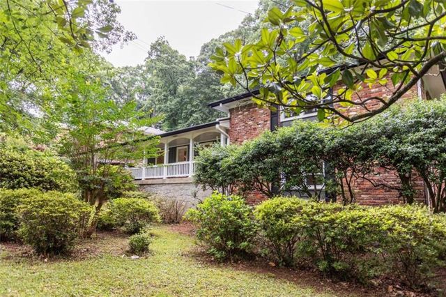 1025 Vistavia Circle, Decatur, GA 30033