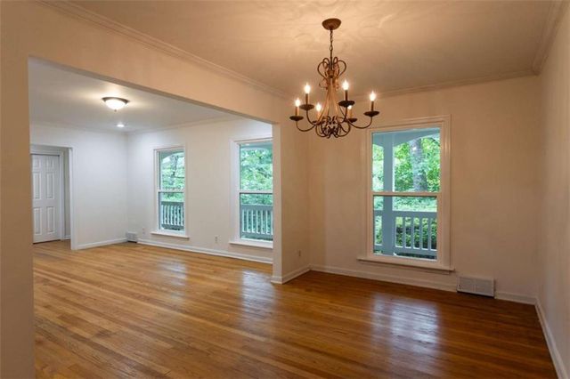 1025 Vistavia Circle, Decatur, GA 30033