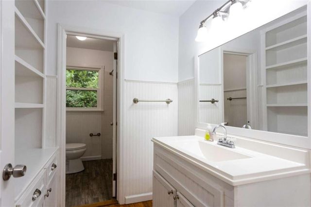 1025 Vistavia Circle, Decatur, GA 30033