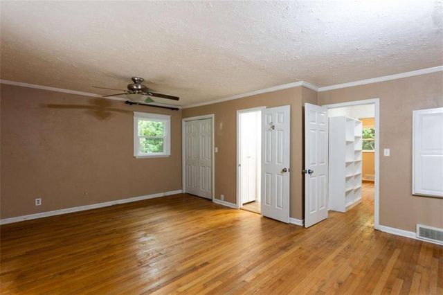 1025 Vistavia Circle, Decatur, GA 30033