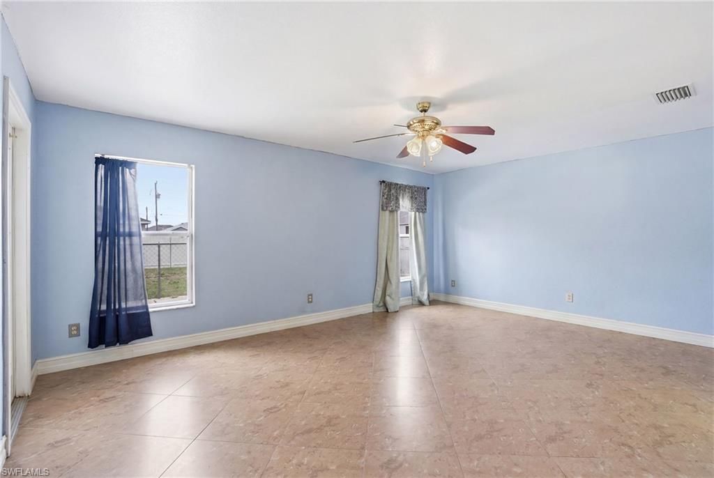 Image 12 of property listing at 4129 NE 14th PL, Cape Coral, FL 33909