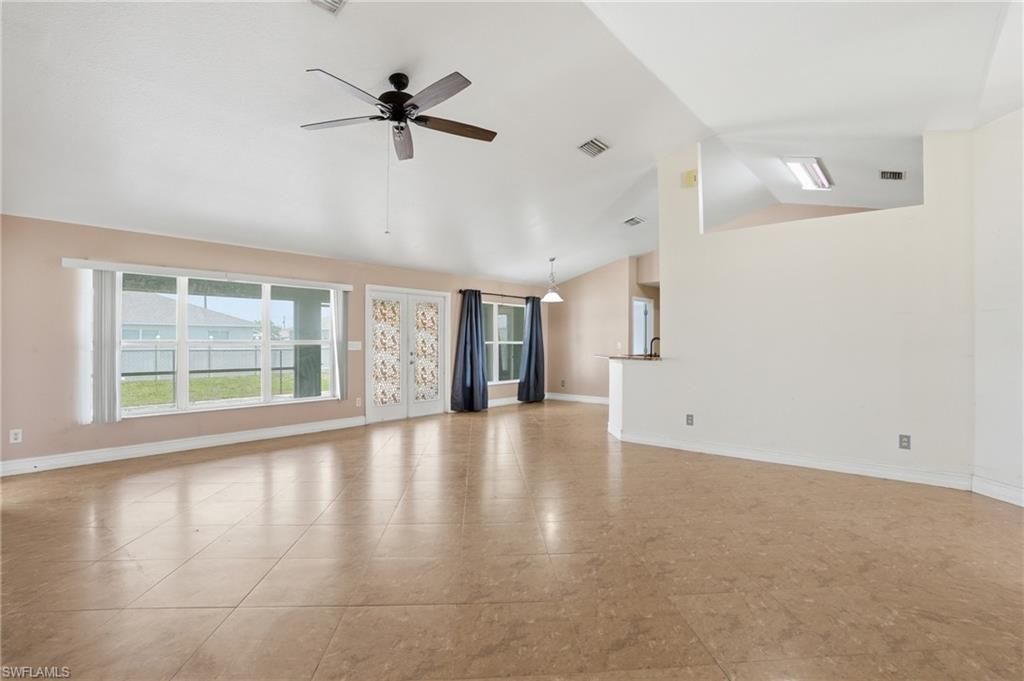 Image 7 of property listing at 4129 NE 14th PL, Cape Coral, FL 33909
