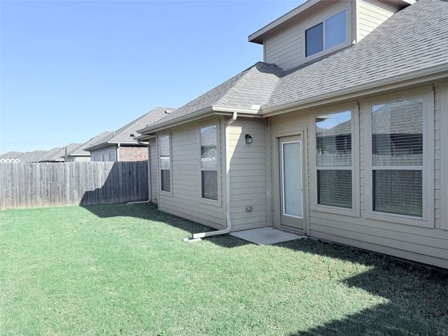 612 Redwood Drive, Greenville, TX 75402