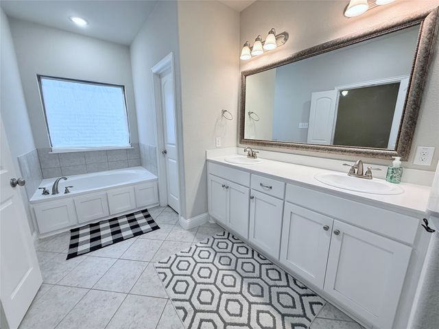 612 Redwood Drive, Greenville, TX 75402
