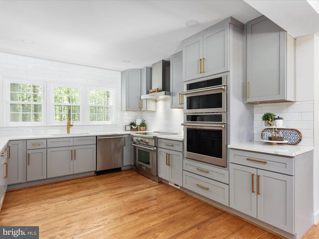 13209 JOHNNY MOORE LN, Clifton, VA 20124