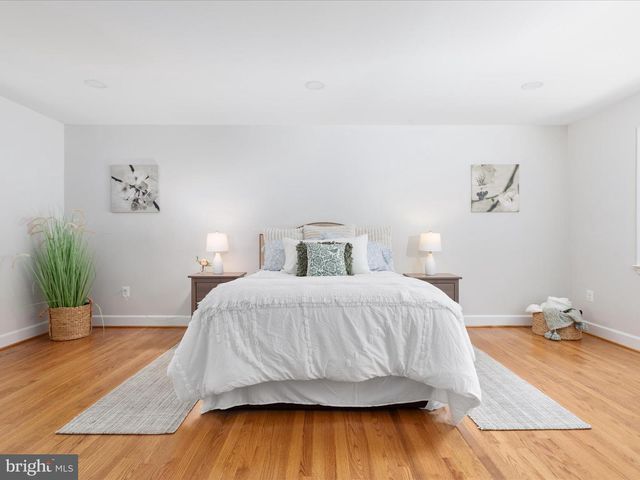 13209 JOHNNY MOORE LN, Clifton, VA 20124