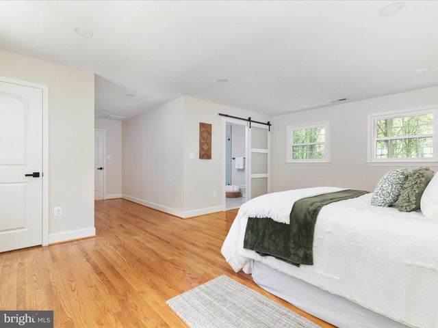 13209 JOHNNY MOORE LN, Clifton, VA 20124