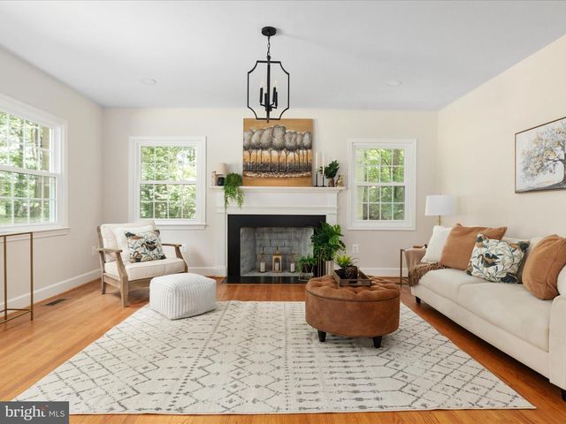 13209 JOHNNY MOORE LN, Clifton, VA 20124