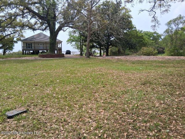2101 Sandalwood Place, Gautier, MS 39553