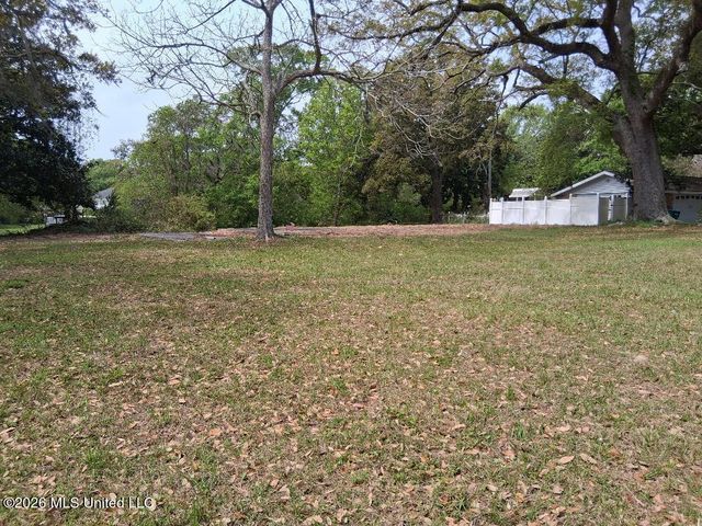 2101 Sandalwood Place, Gautier, MS 39553