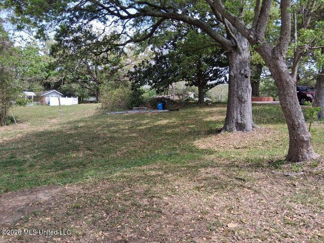 2101 Sandalwood Place, Gautier, MS 39553