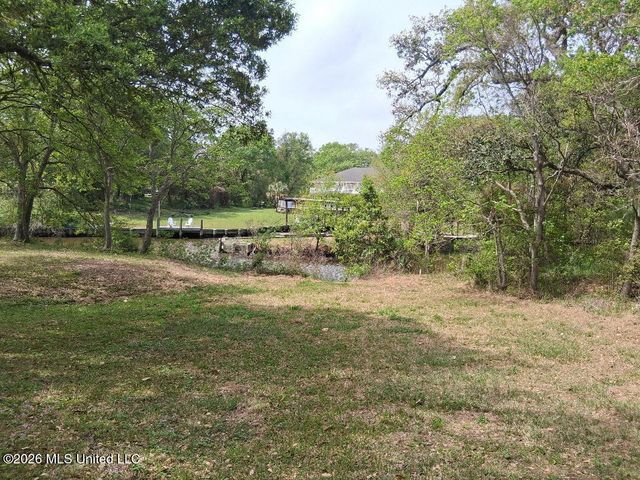 2101 Sandalwood Place, Gautier, MS 39553