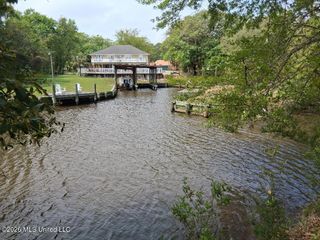 2101 Sandalwood Place, Gautier, MS 39553