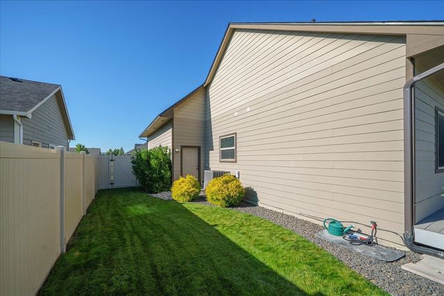 1414 E Sawgrass Ln, Deer Park, WA 99006