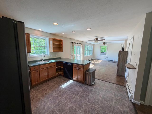 83 Tabor Circle, Albany, NH 03818