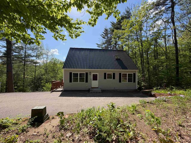 83 Tabor Circle, Albany, NH 03818