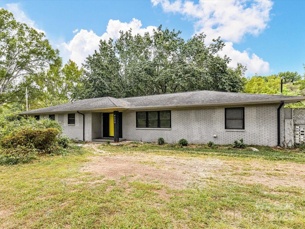 4500 Matthews Mint Hill Road, Matthews, NC 28105