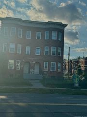 125 Franklin Avenue 3rd Floor, Hartford, CT 06114