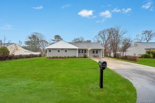 16 Columbus Avenue, Brentwood, NY 11717