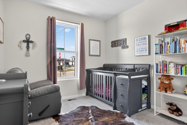 3002 HAZELNUT LN, Rapid City, SD 57703