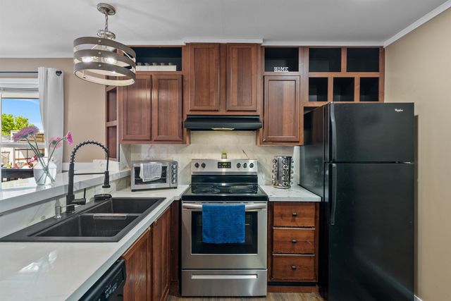 10510 W W Richland Rd, Cheney, WA 99004