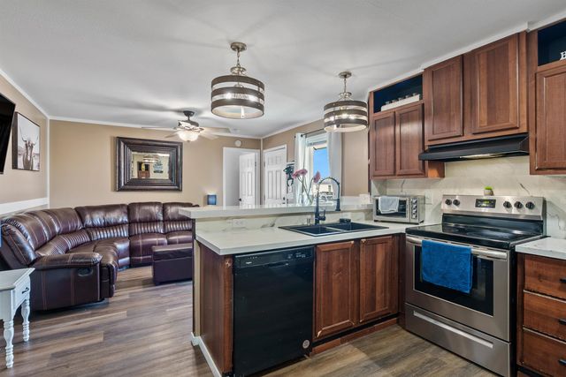 10510 W W Richland Rd, Cheney, WA 99004