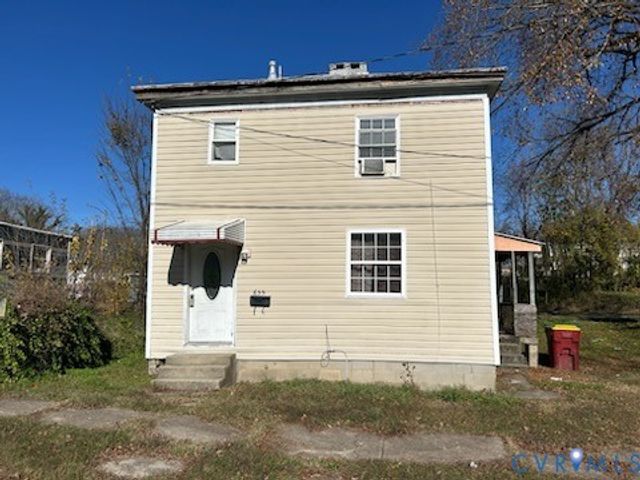 655 Lawrence St, Petersburg, VA 23803