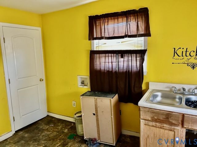 655 Lawrence St, Petersburg, VA 23803