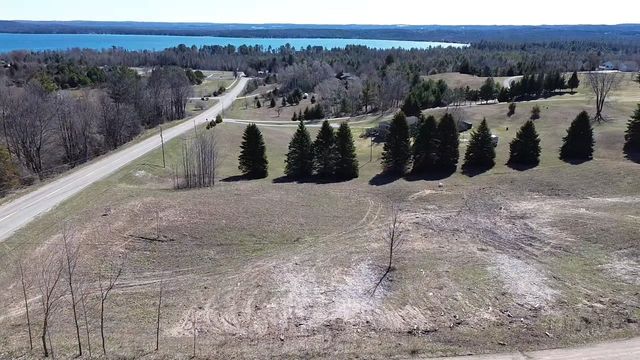 00 Palaestrum Road, Williamsburg, MI 49690