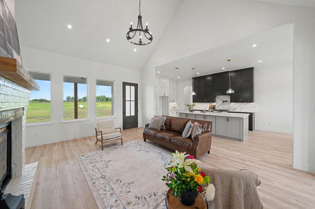 4318 County Road 1088, Celeste, TX 75423